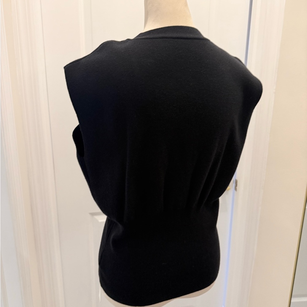 COMMENSE V-NECK BUTTONED DETAIL SWEATER VEST BLACK MEDIUM GOLD BUTTON - Picture 2 of 7